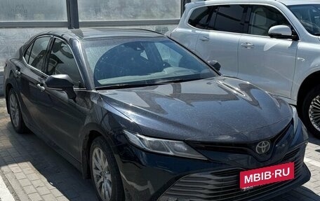 Toyota Camry, 2019 год, 2 385 000 рублей, 2 фотография