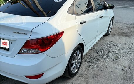Hyundai Solaris II рестайлинг, 2013 год, 1 000 000 рублей, 5 фотография
