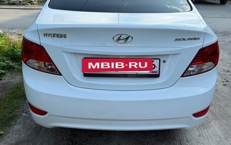 Hyundai Solaris II рестайлинг, 2013 год, 1 000 000 рублей, 7 фотография