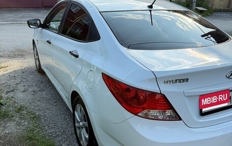 Hyundai Solaris II рестайлинг, 2013 год, 1 000 000 рублей, 6 фотография