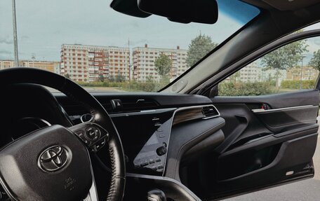 Toyota Camry, 2018 год, 2 300 000 рублей, 6 фотография