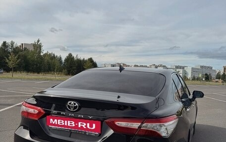 Toyota Camry, 2018 год, 2 300 000 рублей, 3 фотография