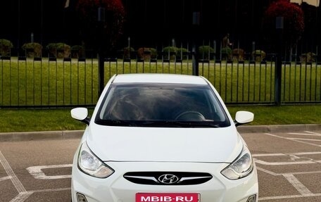 Hyundai Solaris II рестайлинг, 2012 год, 800 000 рублей, 1 фотография