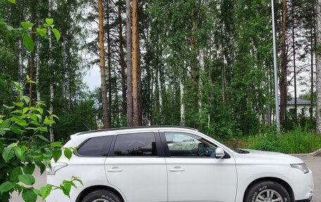 Mitsubishi Outlander III рестайлинг 3, 2013 год, 1 250 000 рублей, 6 фотография