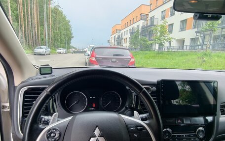 Mitsubishi Outlander III рестайлинг 3, 2013 год, 1 250 000 рублей, 9 фотография