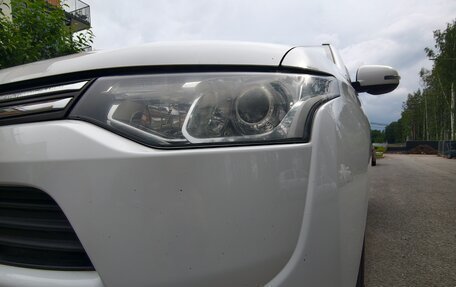 Mitsubishi Outlander III рестайлинг 3, 2013 год, 1 250 000 рублей, 8 фотография