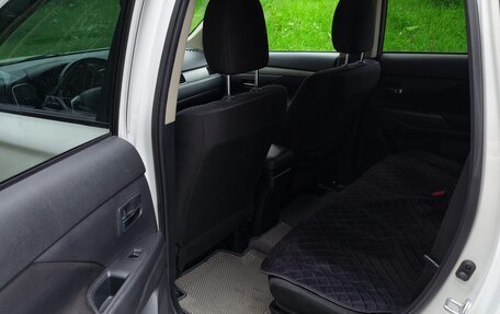 Mitsubishi Outlander III рестайлинг 3, 2013 год, 1 250 000 рублей, 17 фотография