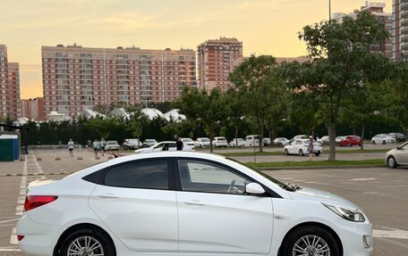 Hyundai Solaris II рестайлинг, 2012 год, 800 000 рублей, 3 фотография