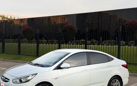 Hyundai Solaris II рестайлинг, 2012 год, 800 000 рублей, 4 фотография