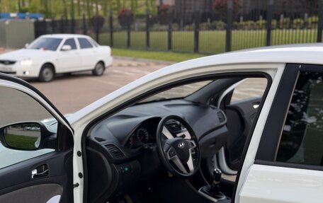 Hyundai Solaris II рестайлинг, 2012 год, 800 000 рублей, 5 фотография