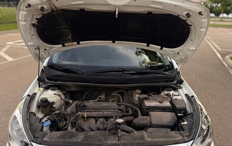Hyundai Solaris II рестайлинг, 2012 год, 800 000 рублей, 6 фотография