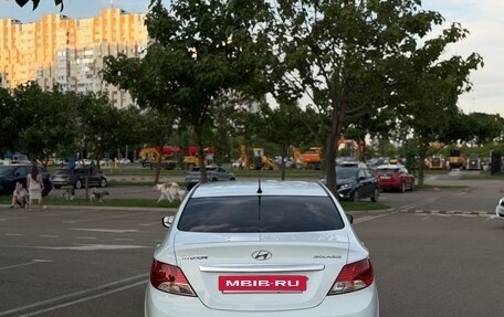 Hyundai Solaris II рестайлинг, 2012 год, 800 000 рублей, 7 фотография