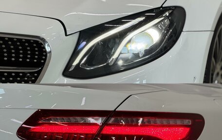 Mercedes-Benz E-Класс, 2018 год, 4 050 000 рублей, 31 фотография