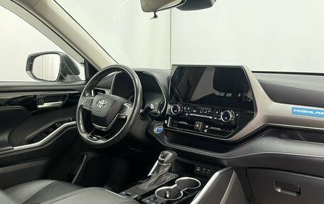 Toyota Highlander, 2021 год, 6 240 000 рублей, 4 фотография