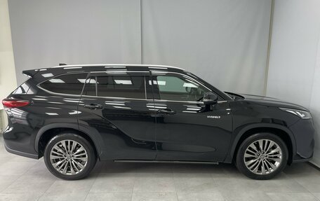 Toyota Highlander, 2021 год, 6 240 000 рублей, 10 фотография