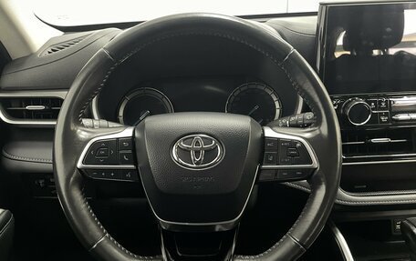 Toyota Highlander, 2021 год, 6 240 000 рублей, 18 фотография