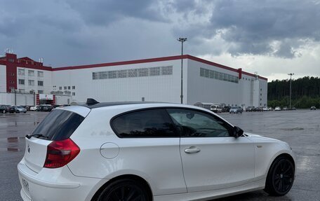 BMW 1 серия, 2010 год, 670 000 рублей, 2 фотография
