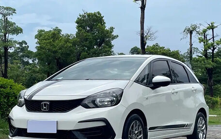 Honda Fit, 2022 год, 982 000 рублей, 1 фотография