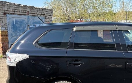 Mitsubishi Outlander III рестайлинг 3, 2013 год, 1 300 000 рублей, 7 фотография