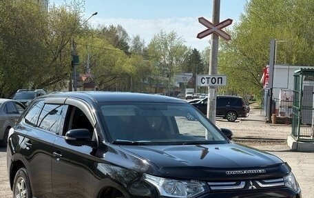 Mitsubishi Outlander III рестайлинг 3, 2013 год, 1 300 000 рублей, 5 фотография