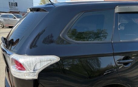 Mitsubishi Outlander III рестайлинг 3, 2013 год, 1 300 000 рублей, 12 фотография