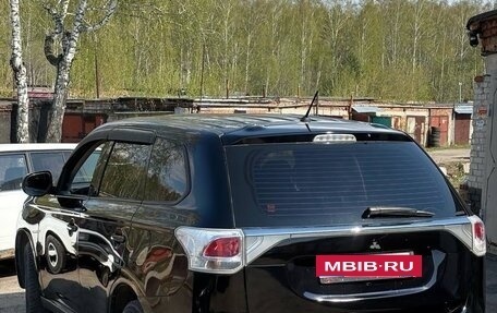 Mitsubishi Outlander III рестайлинг 3, 2013 год, 1 300 000 рублей, 15 фотография