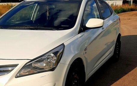 Hyundai Solaris II рестайлинг, 2015 год, 949 000 рублей, 5 фотография