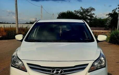 Hyundai Solaris II рестайлинг, 2015 год, 949 000 рублей, 4 фотография