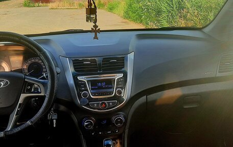 Hyundai Solaris II рестайлинг, 2015 год, 949 000 рублей, 16 фотография