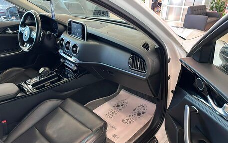 KIA Stinger I, 2017 год, 2 929 000 рублей, 12 фотография