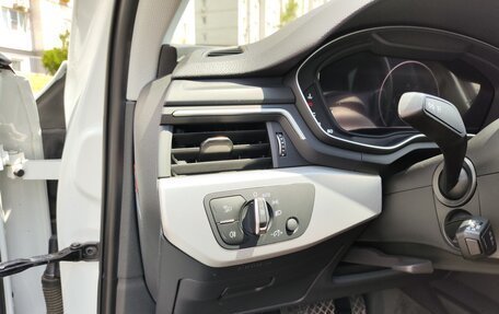 Audi A4, 2019 год, 2 650 000 рублей, 6 фотография