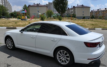 Audi A4, 2019 год, 2 650 000 рублей, 15 фотография