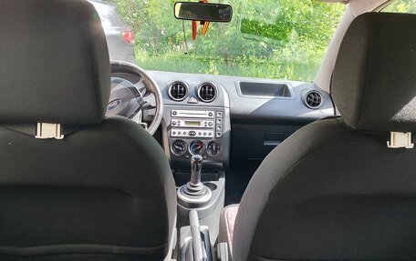 Ford Fiesta, 2005 год, 290 000 рублей, 13 фотография