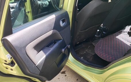 Ford Fiesta, 2005 год, 290 000 рублей, 15 фотография