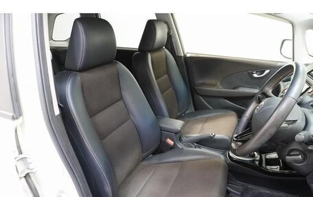 Honda Fit Shuttle I рестайлинг, 2013 год, 650 000 рублей, 14 фотография