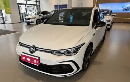 Volkswagen Golf VIII, 2024 год, 1 942 000 рублей, 1 фотография