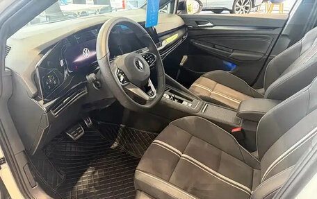 Volkswagen Golf VIII, 2024 год, 1 942 000 рублей, 8 фотография