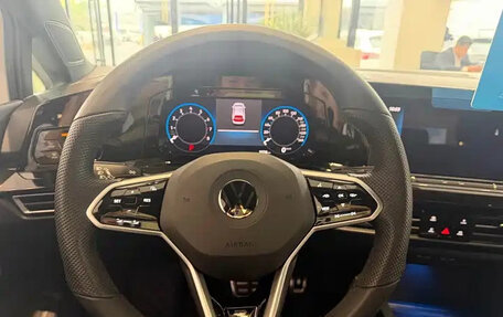 Volkswagen Golf VIII, 2024 год, 1 942 000 рублей, 11 фотография