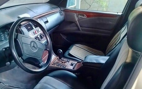 Mercedes-Benz E-Класс, 1998 год, 570 000 рублей, 2 фотография