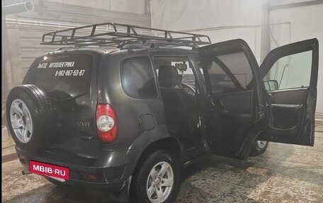 Chevrolet Niva I рестайлинг, 2016 год, 660 000 рублей, 2 фотография