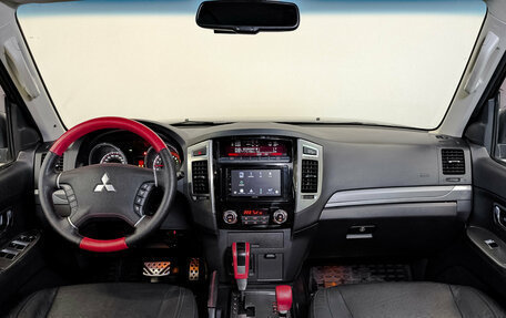 Mitsubishi Pajero IV, 2019 год, 3 680 000 рублей, 13 фотография
