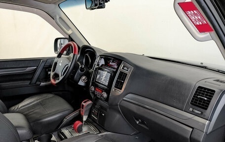 Mitsubishi Pajero IV, 2019 год, 3 680 000 рублей, 10 фотография