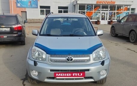 Toyota RAV4, 2004 год, 650 000 рублей, 2 фотография