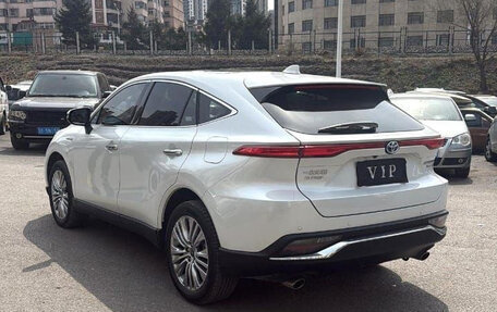 Toyota Harrier, 2023 год, 6 732 000 рублей, 2 фотография
