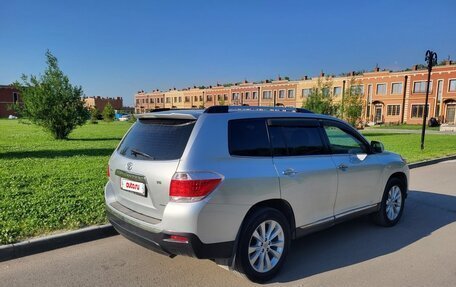 Toyota Highlander III, 2011 год, 1 890 000 рублей, 4 фотография