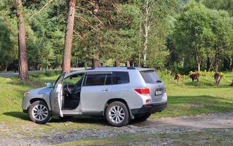 Toyota Highlander III, 2011 год, 1 890 000 рублей, 10 фотография