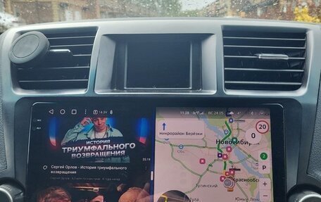 Toyota Highlander III, 2011 год, 1 890 000 рублей, 8 фотография