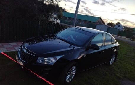 Chevrolet Cruze II, 2013 год, 800 000 рублей, 2 фотография