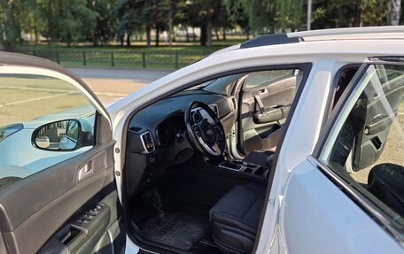 KIA Sportage IV рестайлинг, 2022 год, 2 700 000 рублей, 16 фотография