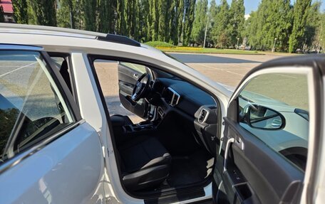 KIA Sportage IV рестайлинг, 2022 год, 2 700 000 рублей, 20 фотография